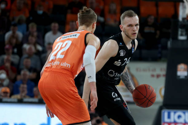 型边锋创造 型边锋创造