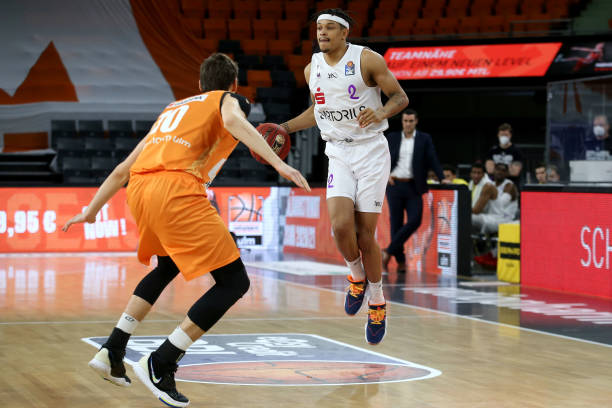 年两队的3 年两队的3